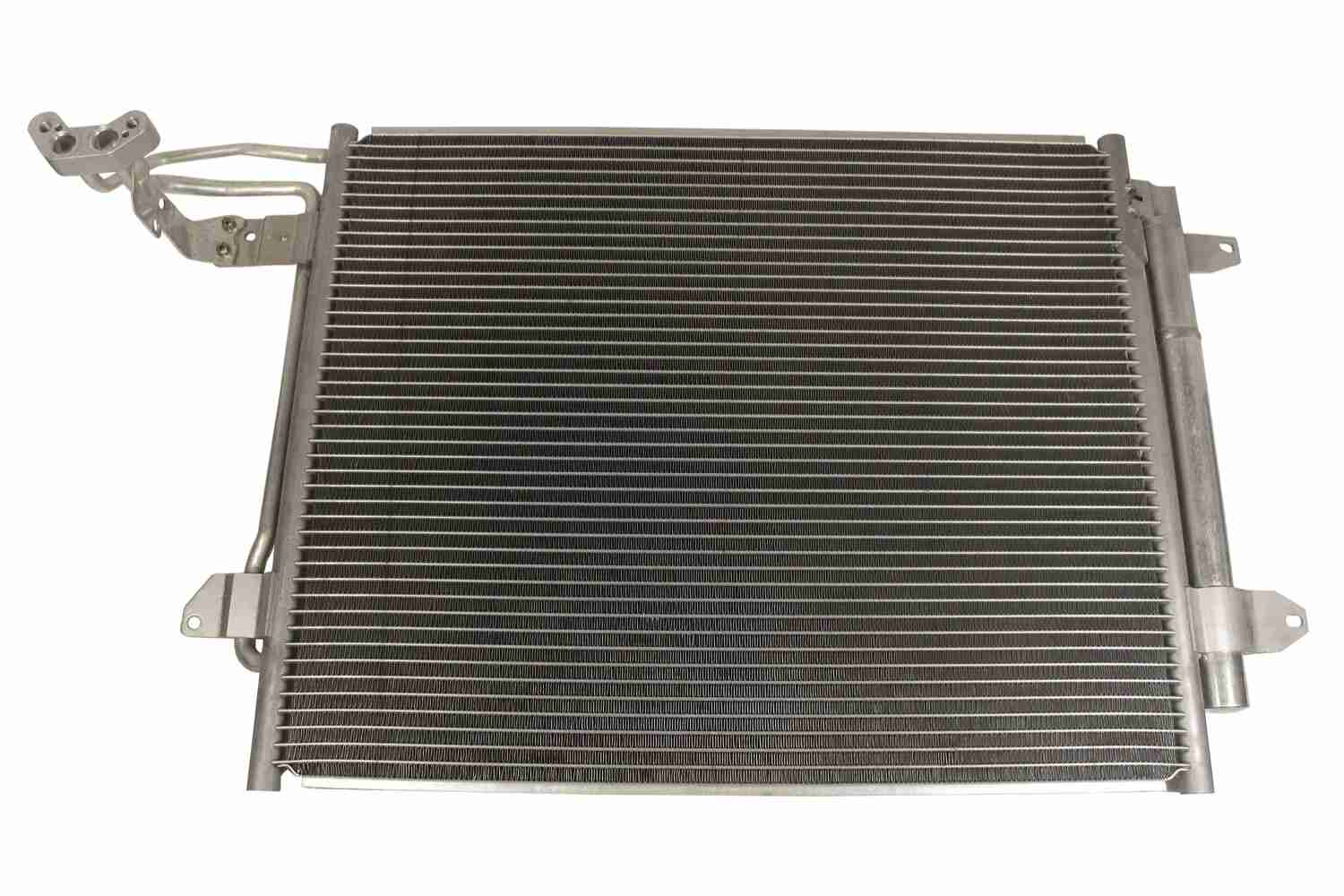 Vemo Airco condensor V15-62-1018